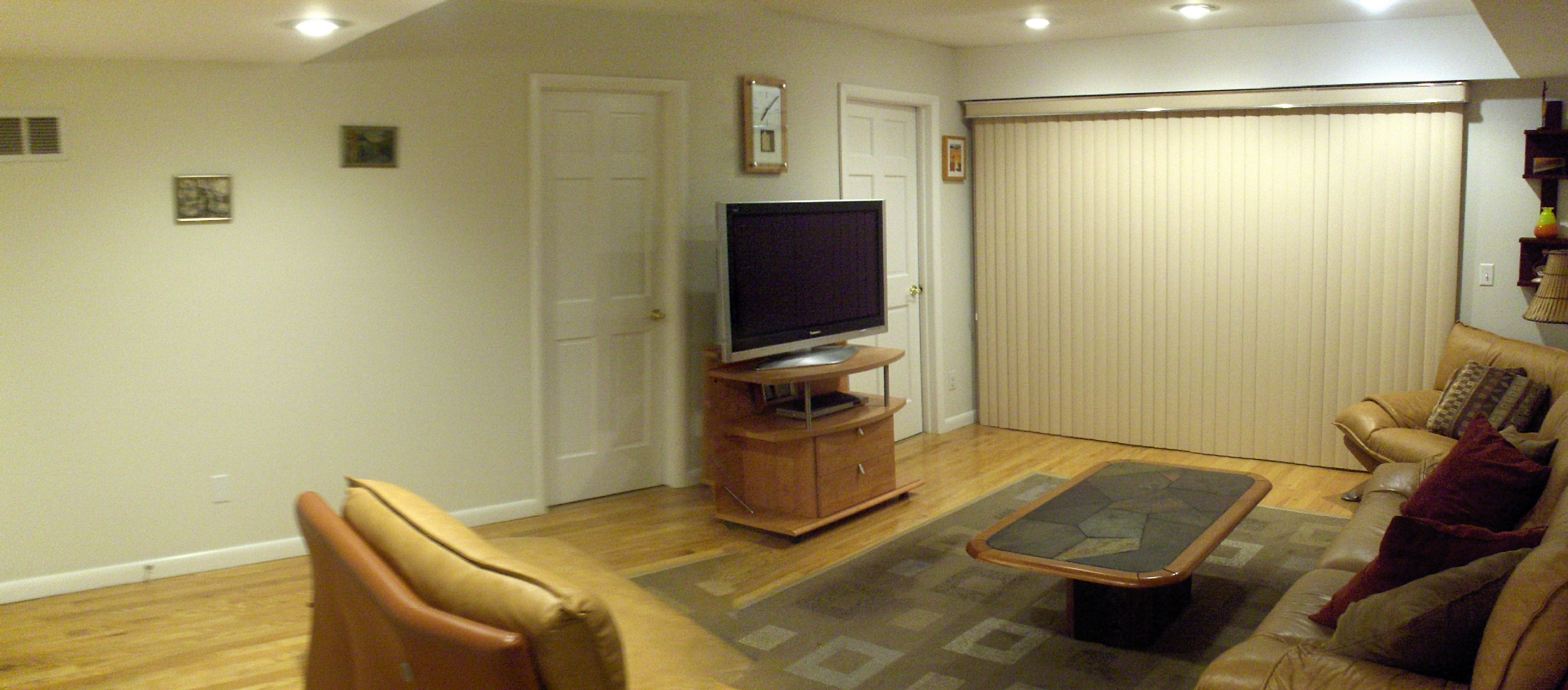 Family Room (2).JPG